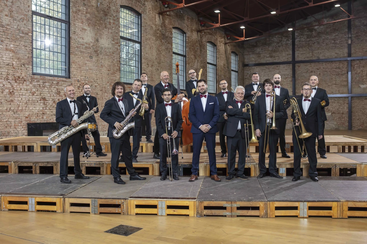 Jazz orkestar HRT-a, dirigent Miron Hauser