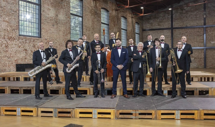 Jazz orkestar HRT-a, dirigent Miron Hauser