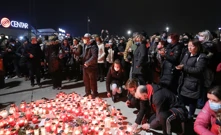 Obožavatelji se ispred Arene opraštaju od Balaševića, Foto:  Emica Elvedji/PIXSELL