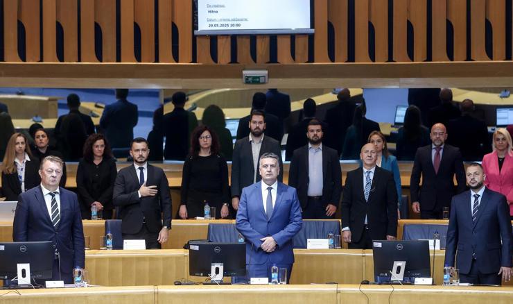 Kaotična sjednica parlamenta BiH, pljuštale uvrede i optužbe