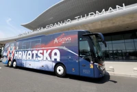 Autobus reprezentacije čeka igrače ispred zračne luke , Foto: Igor Kralj/Pixsell