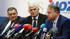 Milorad Dodik (lijevo), Dragan Čović (sredina), Nermin Nikšić (desno)