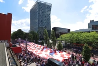 Navijačka zastava u Hamburgu, Foto: Sanjin Strukic/PIXSELL