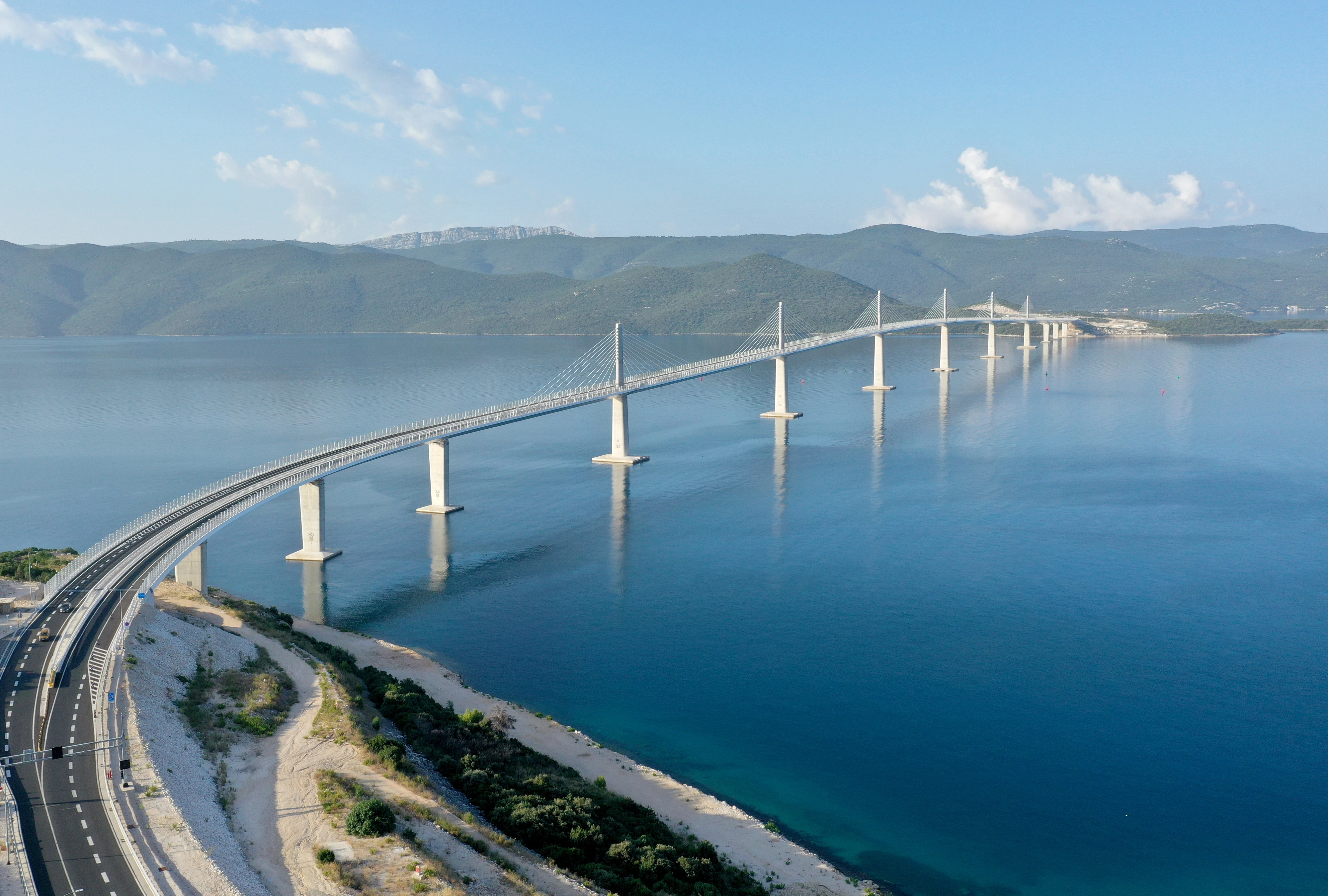 Može li Pelješki most izdržati udar velikog broda? - HRT