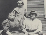 Anna Willits Jerisich s unukom Juliom Skansie Babich i kćerkom Juliom jerisich Van Waters 1910. godine, Foto: osobna arhiva//