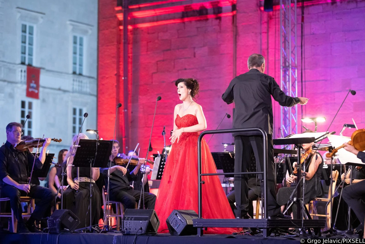 Adela Zaharia, Ivan Repušić, SImfonijski orkestar HRT-a, Foto: Grgo Jelavić/Pixsell