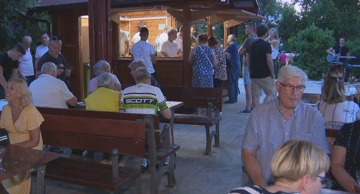 Eno-gastro manifestacija "Okusi i mirisi zavičaja" u Blatu