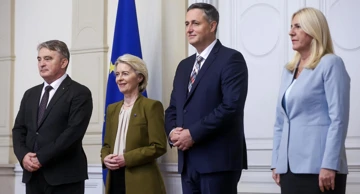Ursula von der Leyen s članovima Predsjedništva BiH