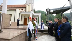 U povodu 79. obljetnice Križnog puta premijer Plenković položio je vijenac kod zajedničke grobnice u Maclju