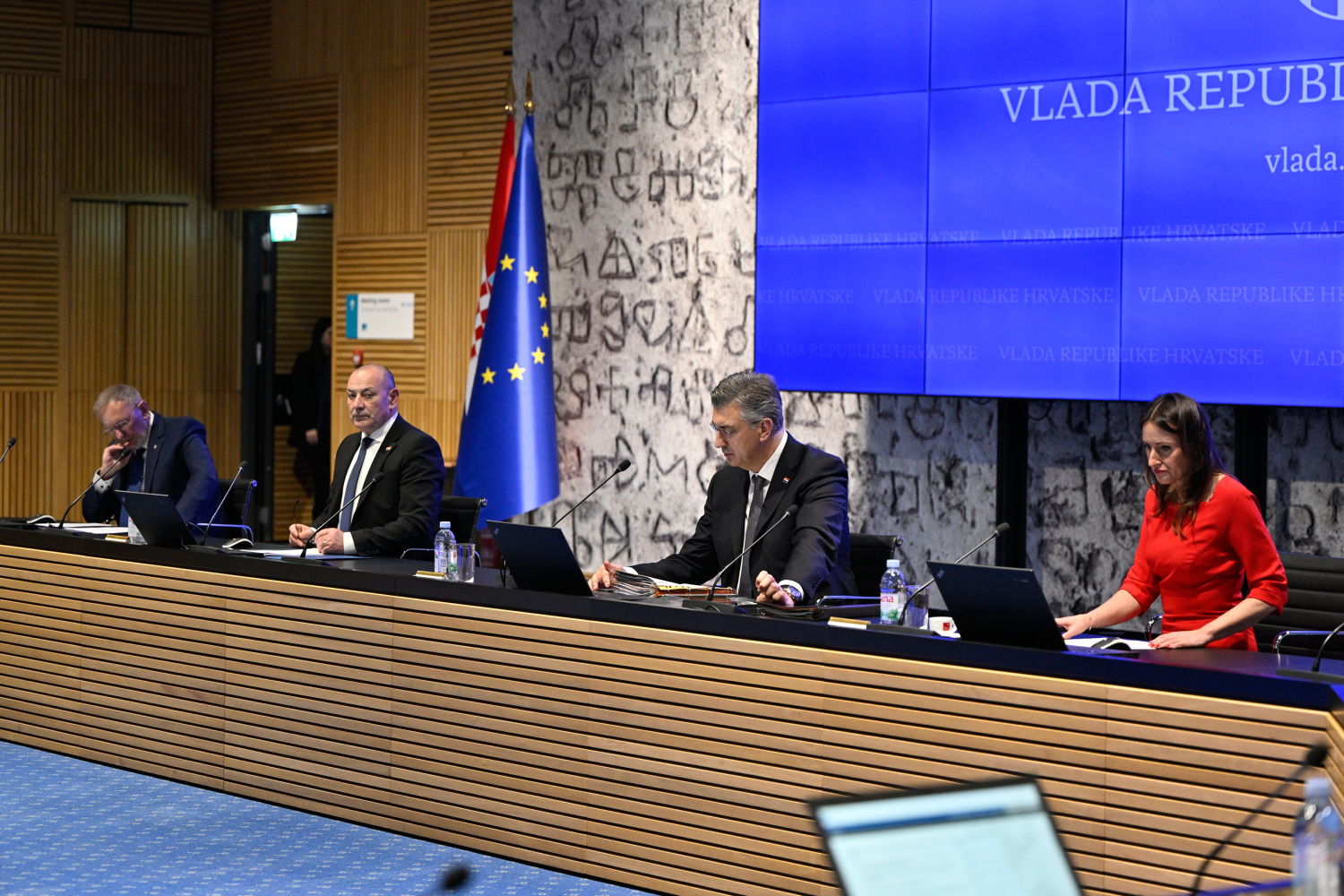 sjednica vlade6 171225 20251217103202