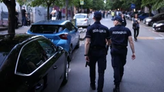 Policija pred školom "Vladislav Ribnikar", arhiva