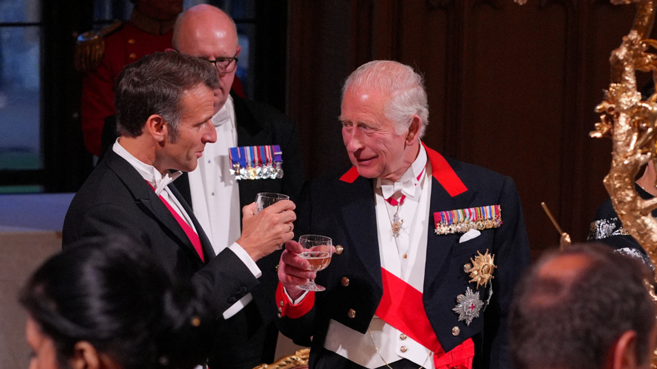 Emmanuel Macron i kralj Charles III., Foto: Yui Mok/REUTERS