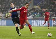 Edin Džeko i Virgil van Dijk, Foto: Alessandro Garofalo/REUTERS