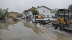 U poplavama ima i mrtvih, mnogi su ostali bez domova