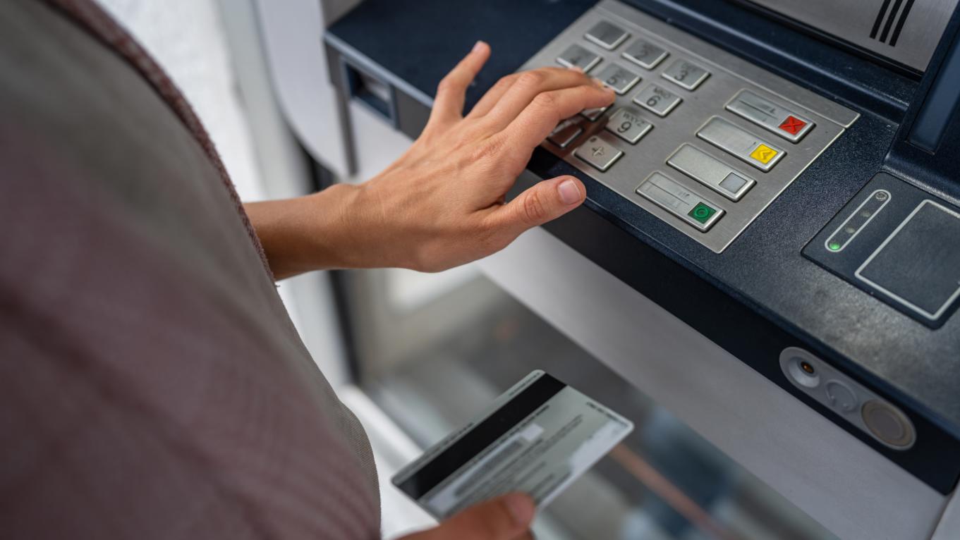 Parlament ermöglicht Zugang zu regelmässigem Einkommen ohne Zusatzkosten 10 bankomat12311 20250715112136