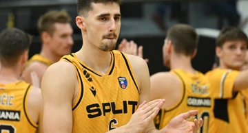 Ivan Perasović i košarkaši Splita