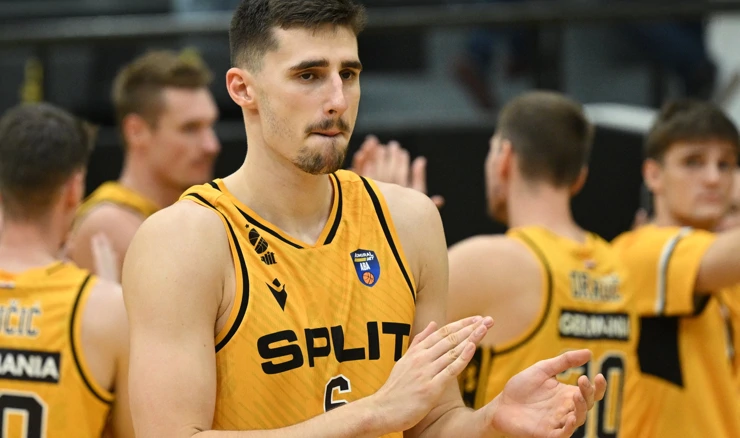 Ivan Perasović i košarkaši Splita
