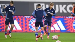 Zagrijavanje uoči Hajduk - Osijek, Foto: Ante Cizmic/CROPIX