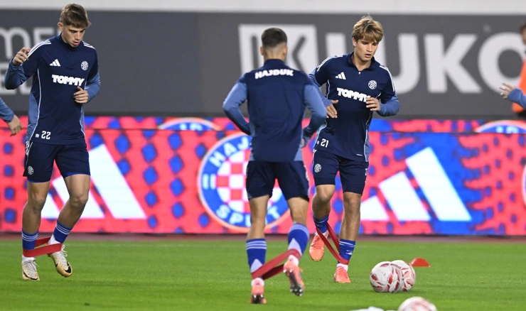 Zagrijavanje uoči Hajduk - Osijek