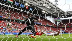 Varga postiže pogodak, Foto: Thilo Schmuelgen/REUTERS