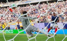 Mbappe zabija Švedskoj svoj drugi pogodak, Foto: John Sibley/REUTERS