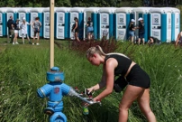 Brojni punktovi za vodu i mobilni toaleti postavljeni oko Hipodroma , Foto: Zeljko Lukunic/PIXSELL