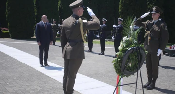 Bugarski predsjednik Radev u Vukovaru položio vijence