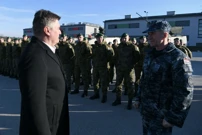 Predsjednik Milanović s pripadnicima OSRH koji idu u Litvu, Foto: Tomislav Bušljeta/Ured predsjednika Republike Hrvatske 