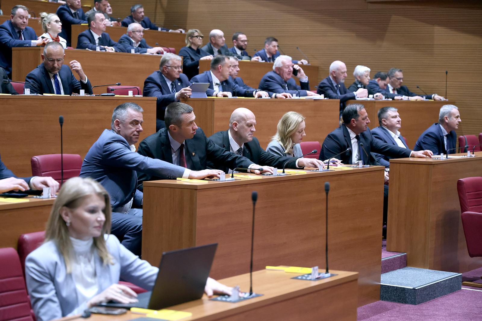 pxl 210426 150459993 20260421113823