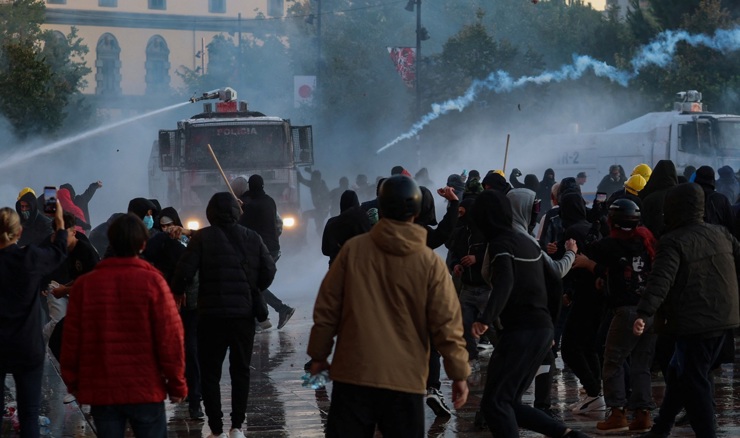 Sedmi dan prosvjeda u Albaniji: Borba protiv korupcije prerasla u zahtjev za ostavku Rame