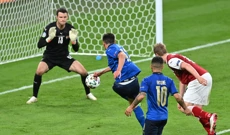 Pessina zabija za 2:0 Italije, Foto: Justin Tallis/REUTERS