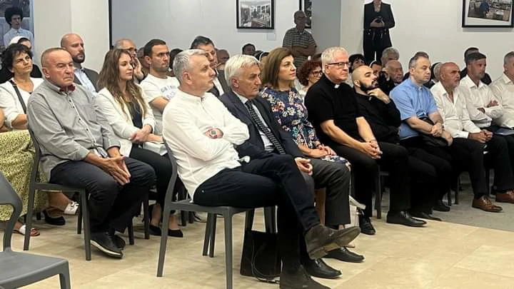 Publika i uzvanici na promociji knjige