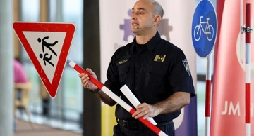 Pojačani policijski nadzor oko škola: Poštujte naše znakove, arhiva 