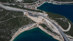 Pogled na Pelješki most i pristupne ceste iz zraka