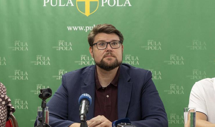 Propao pokušaj opoziva Peđe Grbina