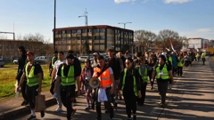 Novosadski studenti krenuli u Beograd, a vlast iz Vojvodine dovozi traktore