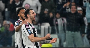  Federico Gatti i Lloyd Kelly  