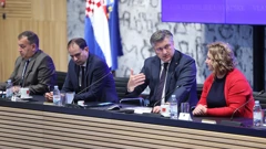 Vlada i sindikati javnih i državnih službi potpisali Memorandum