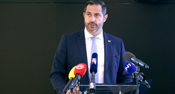 Tonči Glavina, ministar turizma i sporta