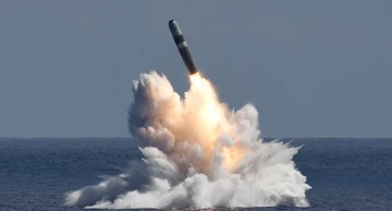 Lansiranje interkontinentalne balističke rakete Trident II D5 s podmornice klase Ohio